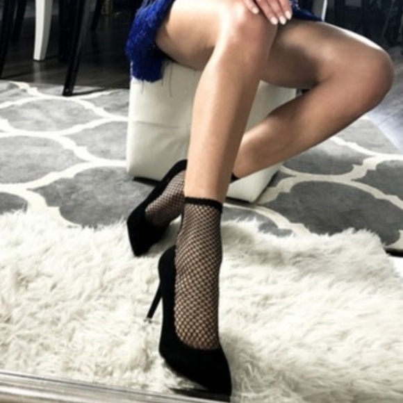Black Fishnet Heels - Picture 2 of 8